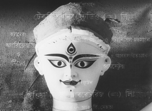 Devi.1960.Criterion.Collection.BluRay.720p.DD1.0.x264-BMDru.mkv_000153.647.jpg