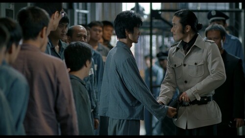 .Holiday-2006-1080p-KOR-Blu-ray-AVC-DTS-HD-MA-5.1-ARiN_20230403_225034.894.jpg