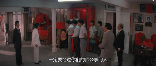 .1983.BDRip.The-Lady-Is-The-Boss.GBR.3Audios.FFans.mkv_20250530_100532.388.png